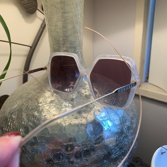 Authentic BURBERRY 59mm Oversized square logo acetate/metal sunglasses - Picture 7 of 15